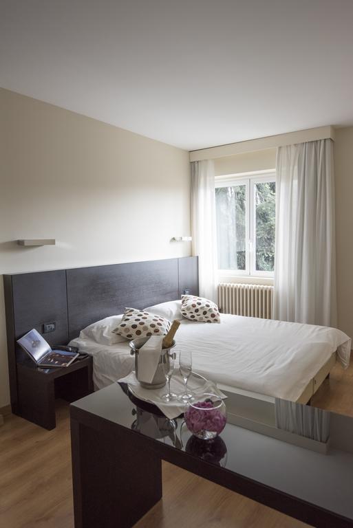 Hotel Serenella Бавено Экстерьер фото